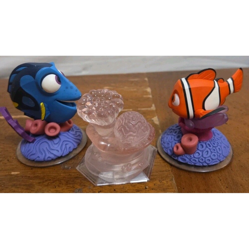 Disney Infinity 3.0 Finding Dory & Nemo Playset with FIgures & Crystal